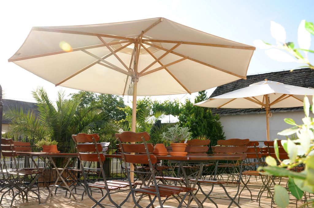 Gasthaus Weingut Stahl أوبرفيزل المظهر الخارجي الصورة
