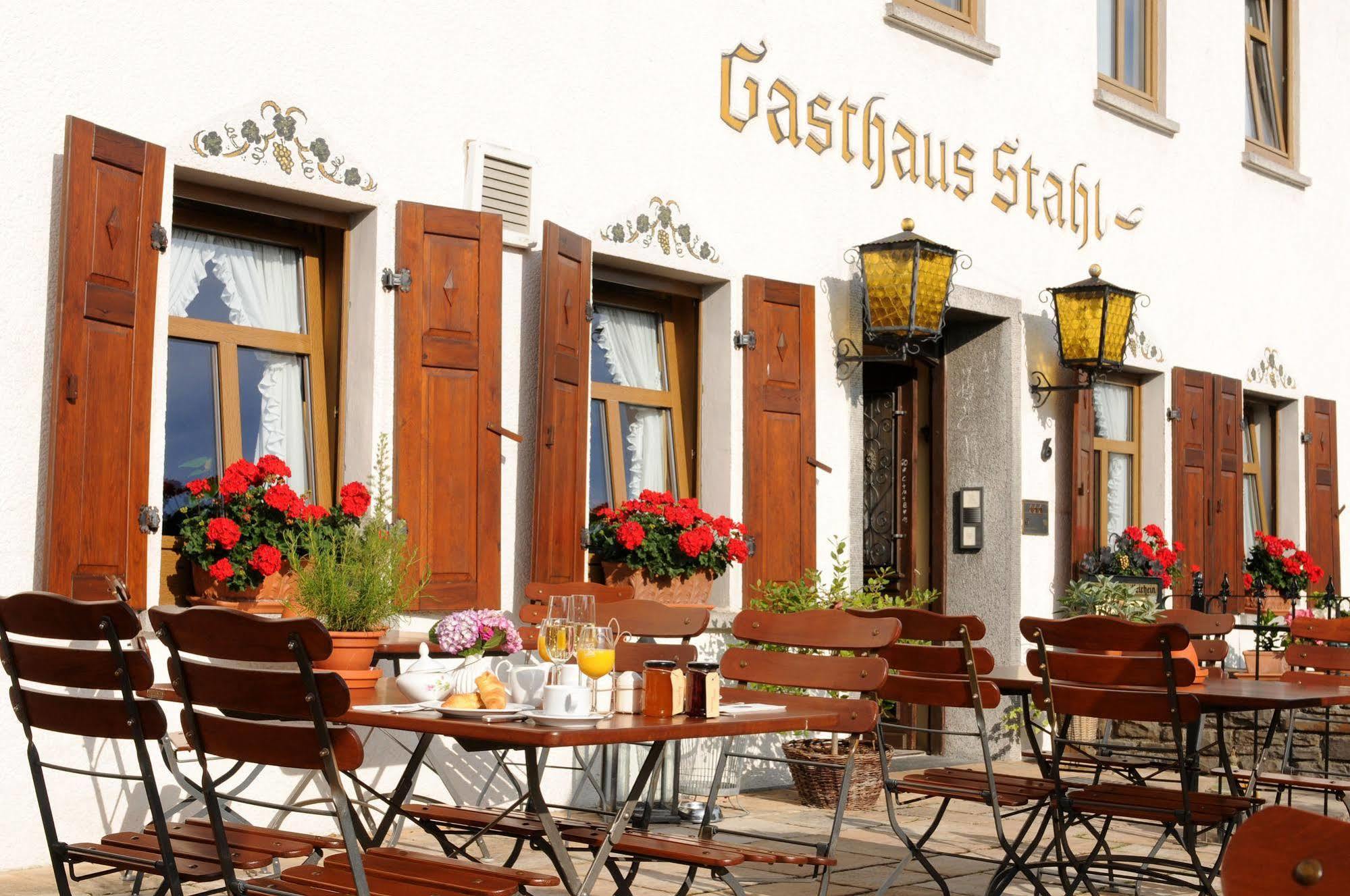 Gasthaus Weingut Stahl أوبرفيزل المظهر الخارجي الصورة