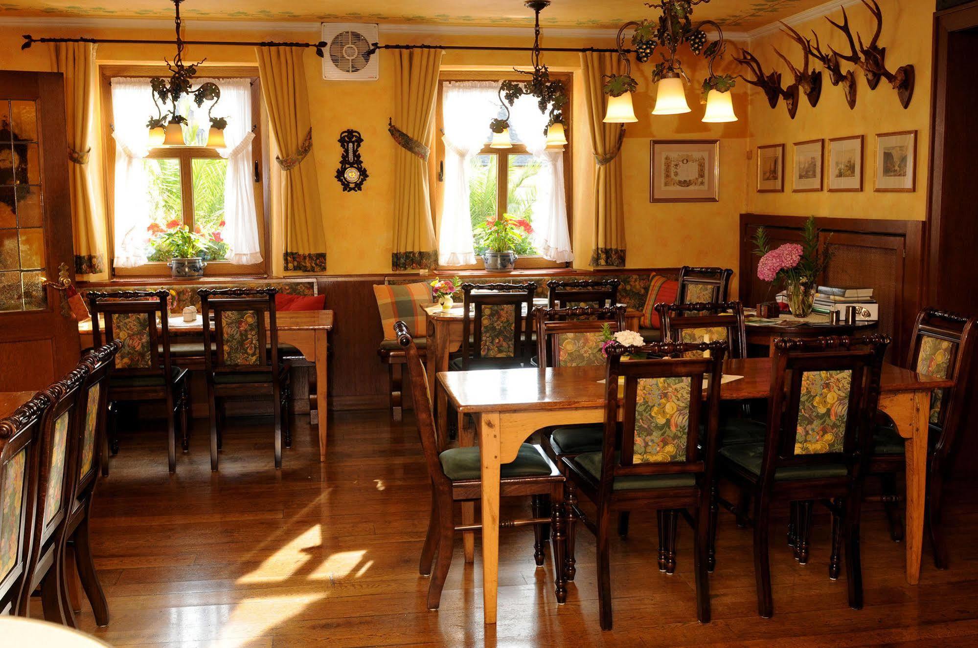 Gasthaus Weingut Stahl أوبرفيزل المظهر الخارجي الصورة